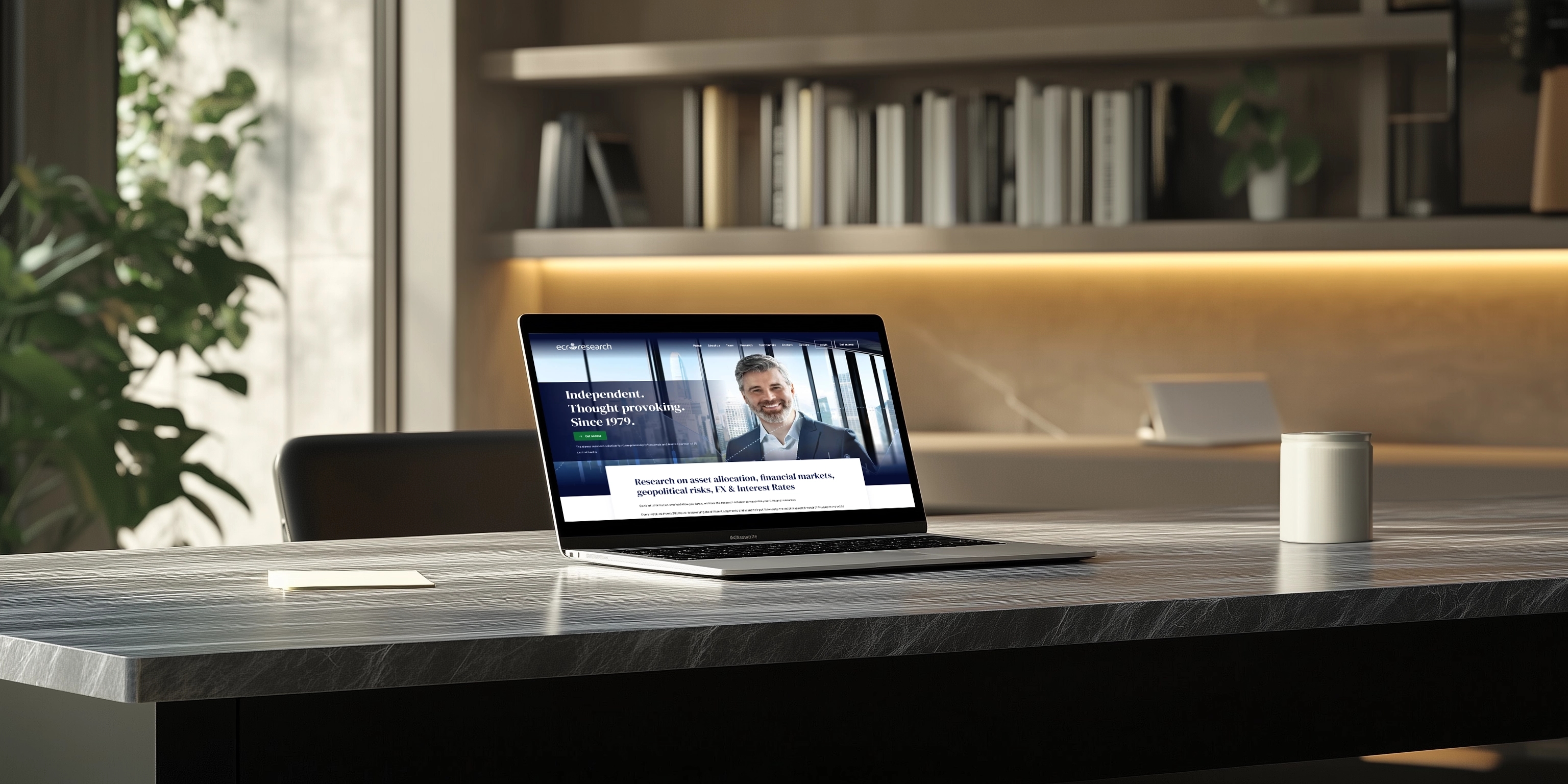 Laptop met de website van ECR zichtbaar